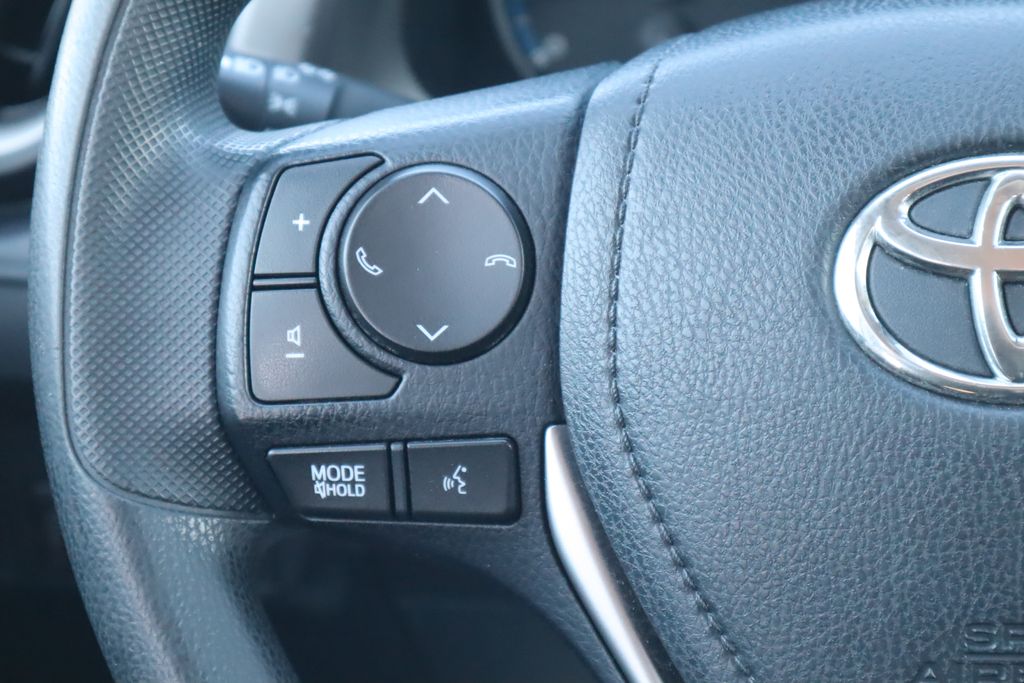 Thumbnail: 2017 Toyota RAV4 - 11