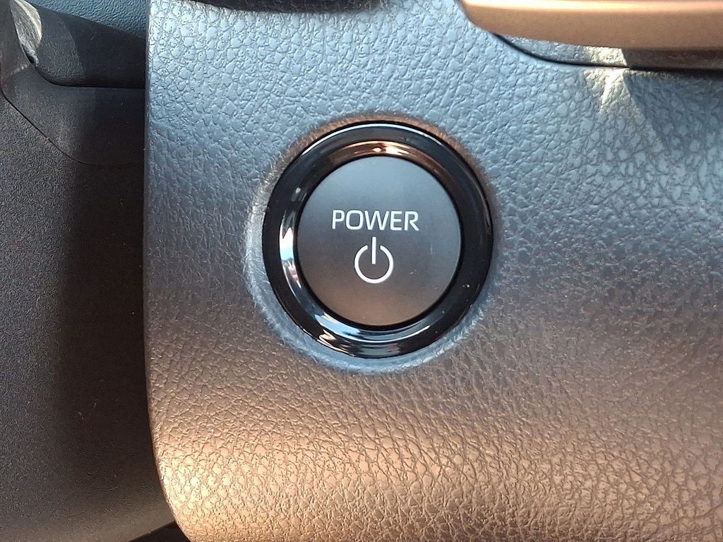 Thumbnail: 2025 Toyota Camry - 25