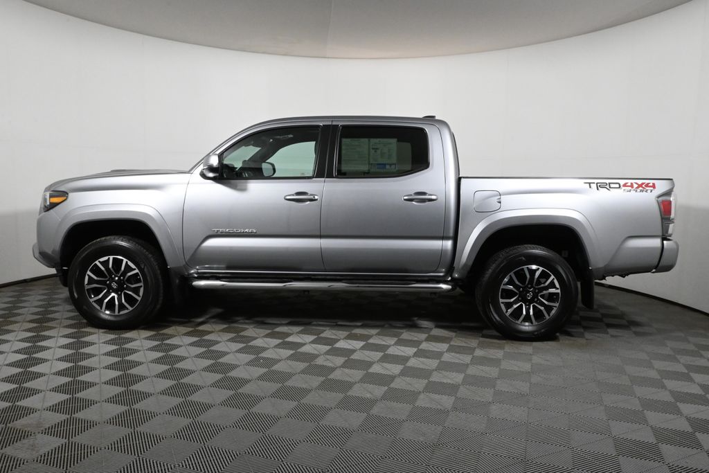 2021 Toyota Tacoma TRD Sport 2