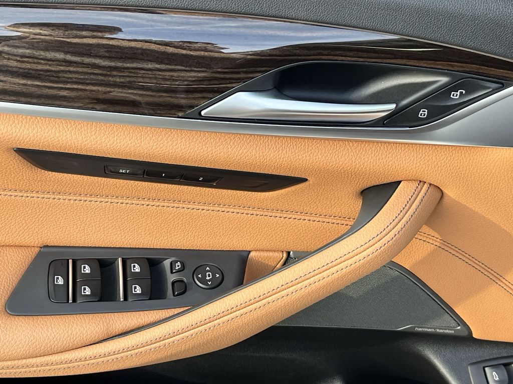 Thumbnail: 2022 BMW 5 Series - 13