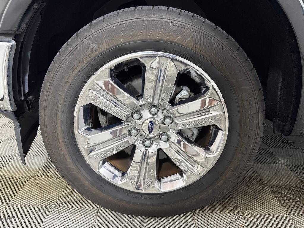 Used 2018 Black Ford Lariat image 14