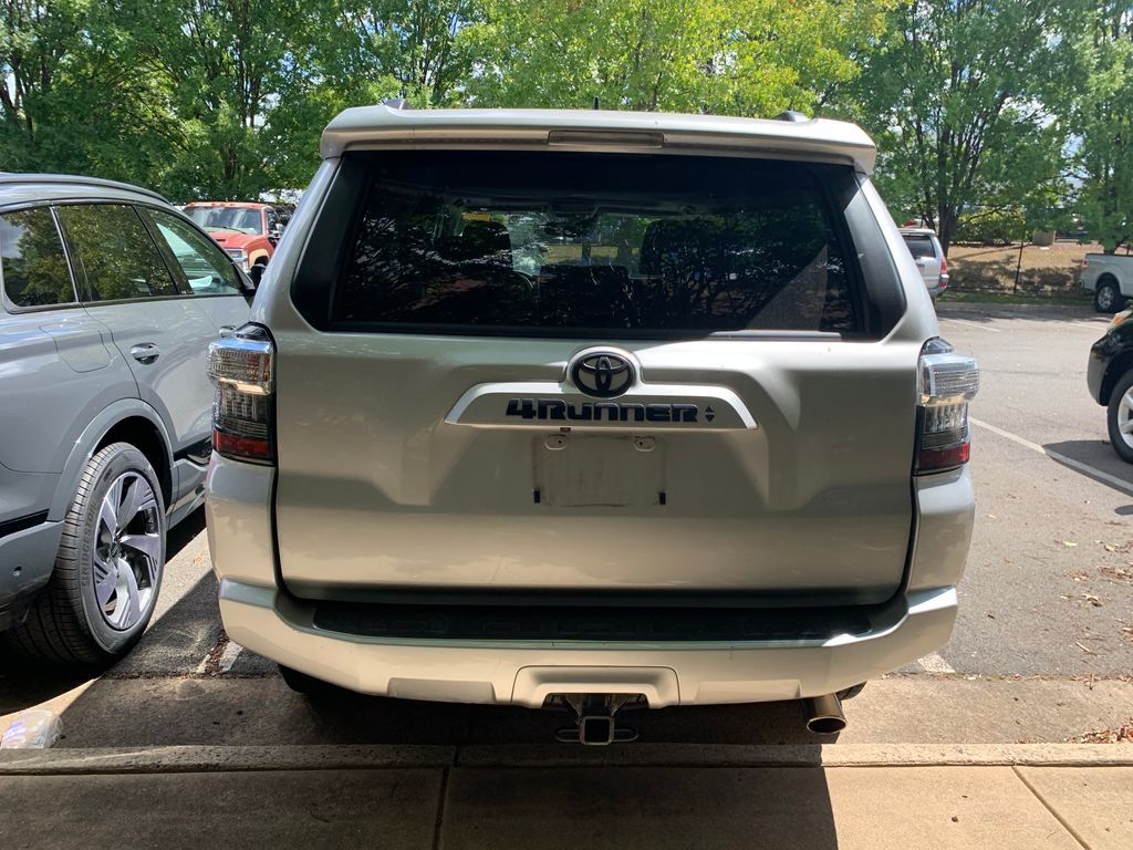 Thumbnail: 2021 Toyota 4Runner - 9