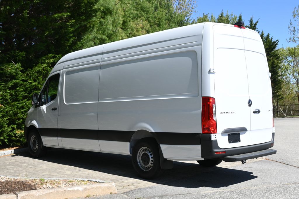 2025 Mercedes-Benz Sprinter 2500 5