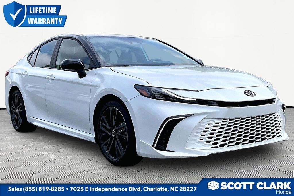 Wind Chill Pearl/Midnight Black Metallic 2025 Toyota Camry XSE FWD Sedan Front-Wheel Drive Continuously Variable Transmission