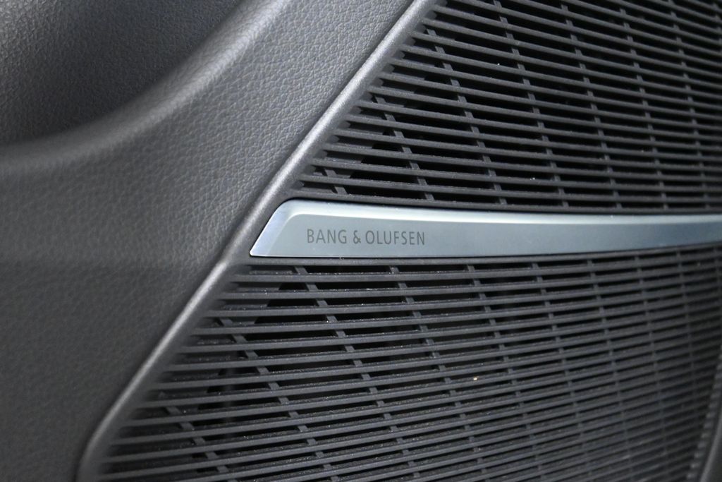 Thumbnail: 2021 Audi Q8 - 30