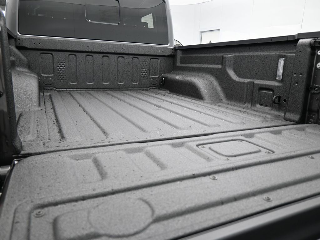 New 2026 Granite Crystal Metallic Clearcoat Jeep Sahara image 33