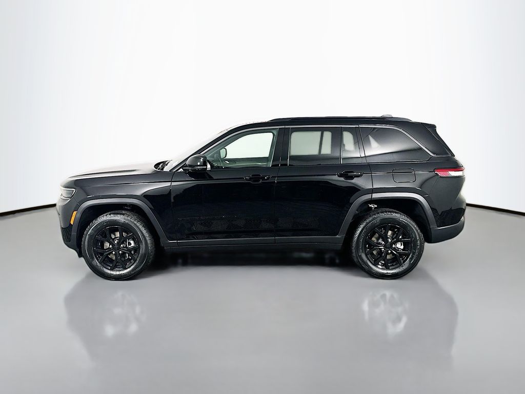 New 2026 Black Jeep Latitude Altitude image 4