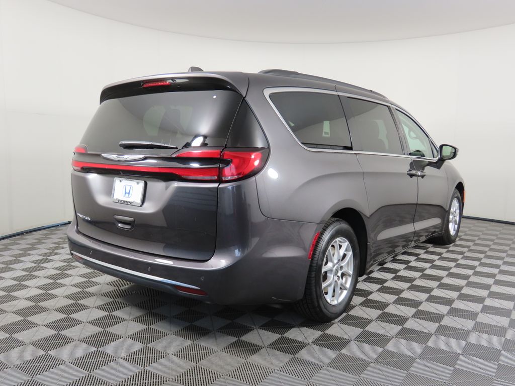 2022 Chrysler Pacifica Touring L 5