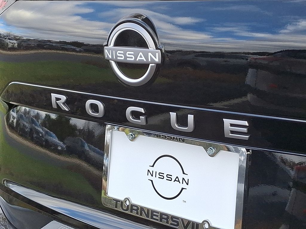 Thumbnail: 2026 Nissan Rogue - 10