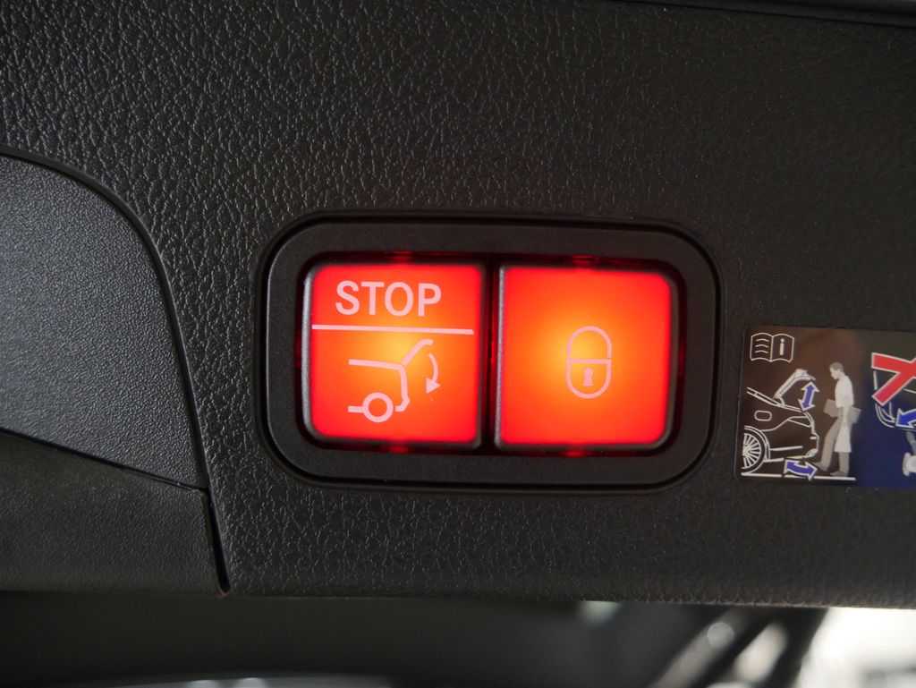 Thumbnail: 2026 Mercedes-Benz GLE - 26