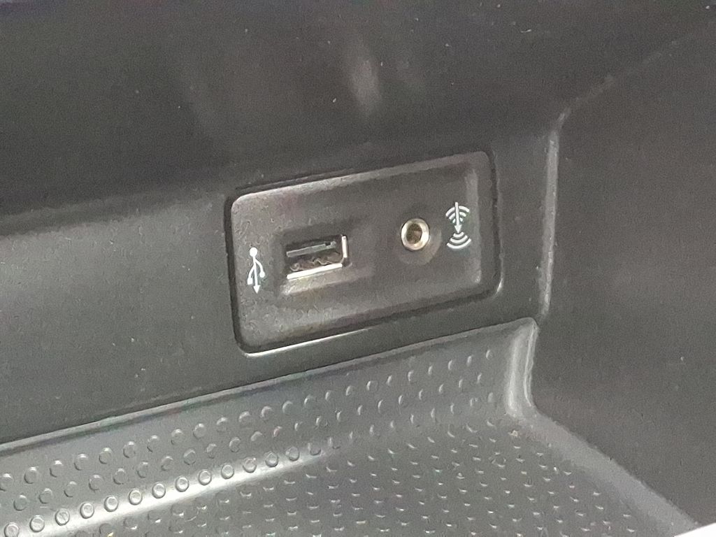 Thumbnail: 2018 Volkswagen Beetle - 25