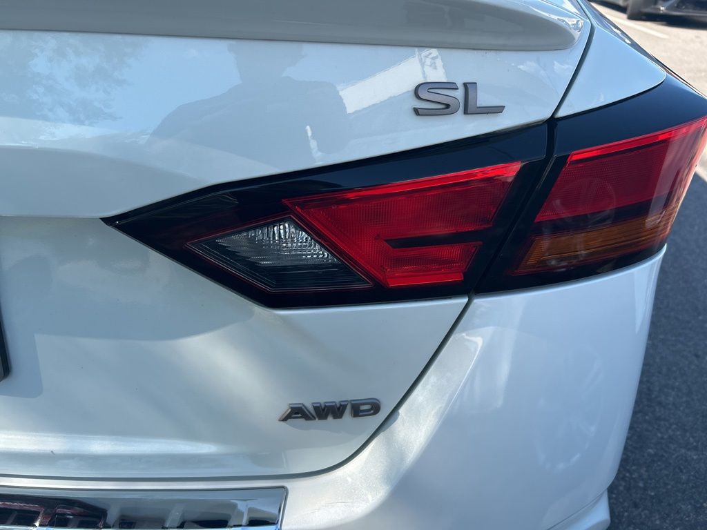 Used 2023 White Nissan 2.5 SL image 25