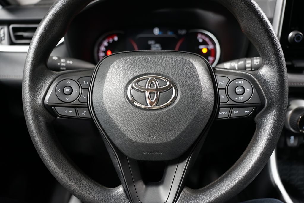 2024 Toyota RAV4 XLE 12