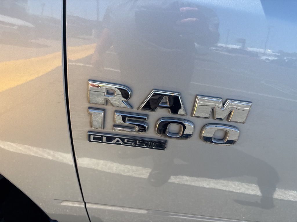 Thumbnail: 2019 RAM 1500 Classic - 7