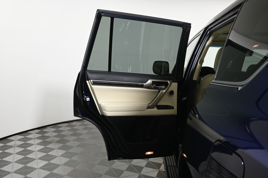 Thumbnail: 2020 Lexus GX - 31