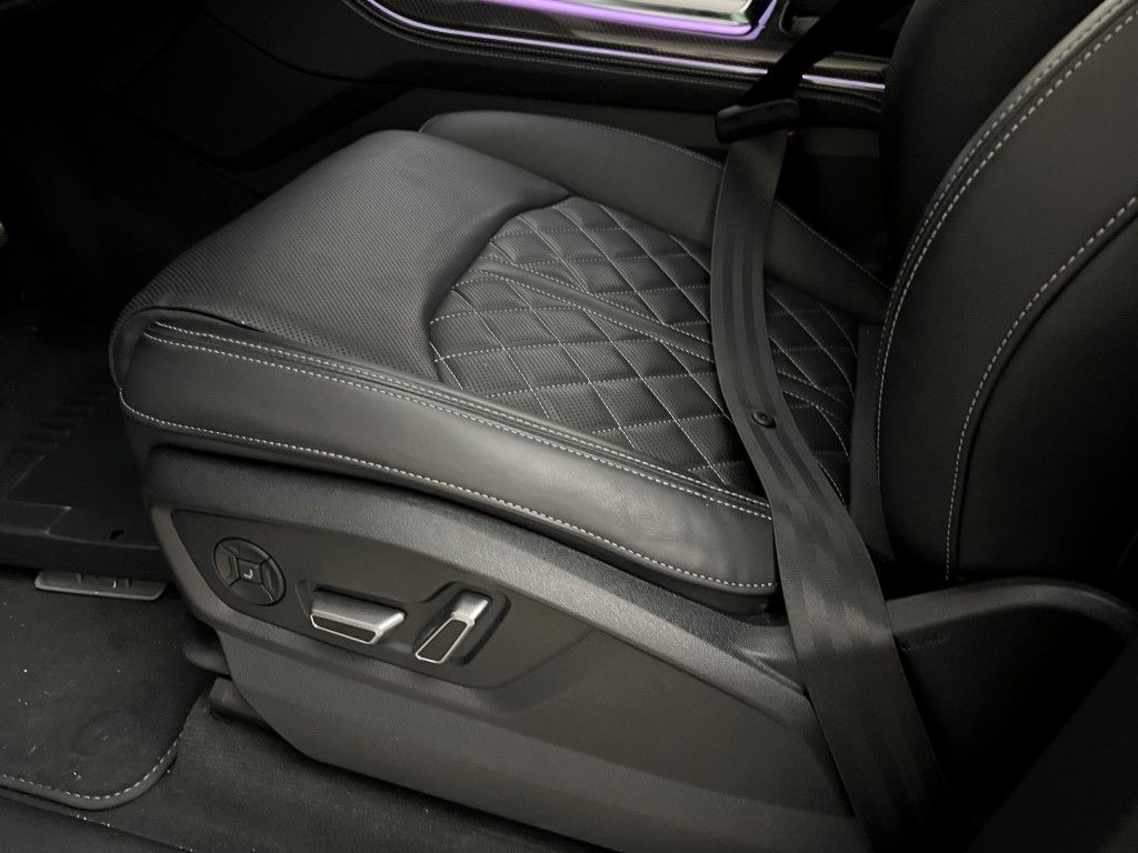 Thumbnail: 2024 Audi SQ7 - 23