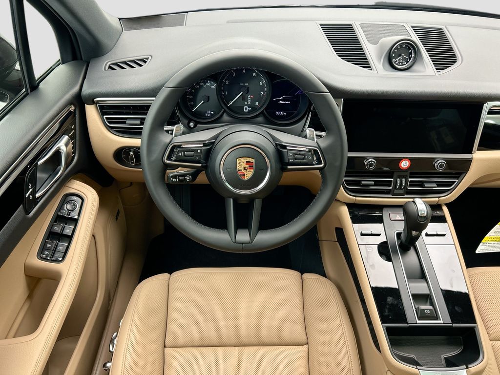 Thumbnail: 2026 Porsche Macan - 13