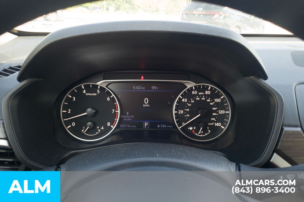 Used 2025 Super Black Nissan 2.5 SV image 12