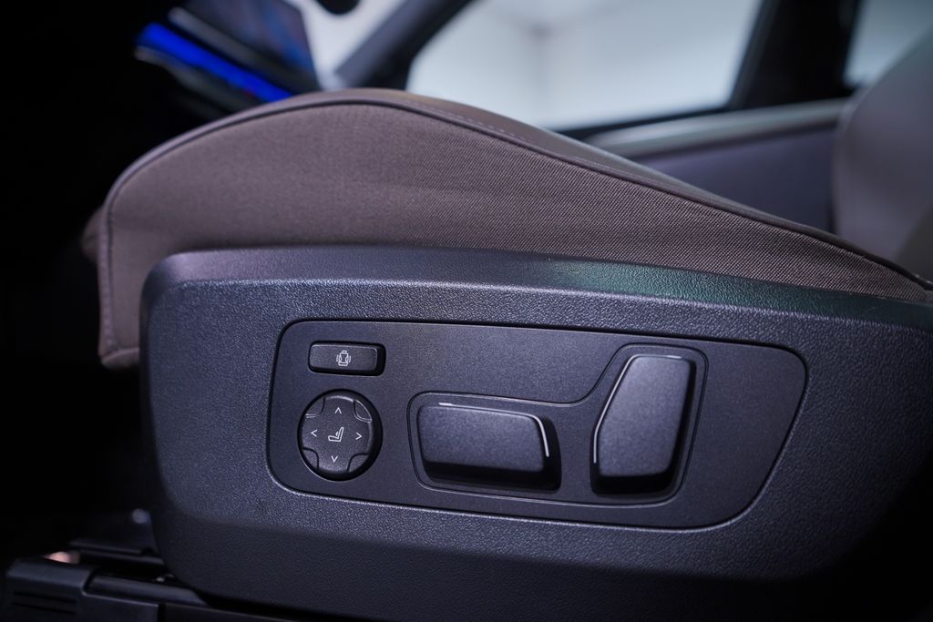 Thumbnail: 2025 BMW X3 - 17