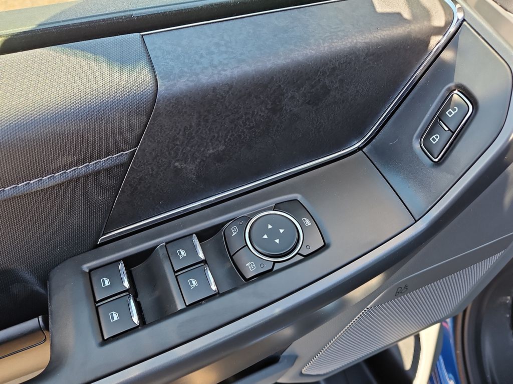 2025 Ford F-150 XLT - Photo 12