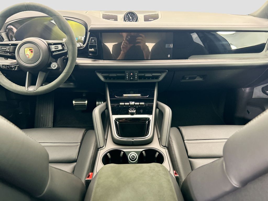 Thumbnail: 2026 Porsche Cayenne - 15