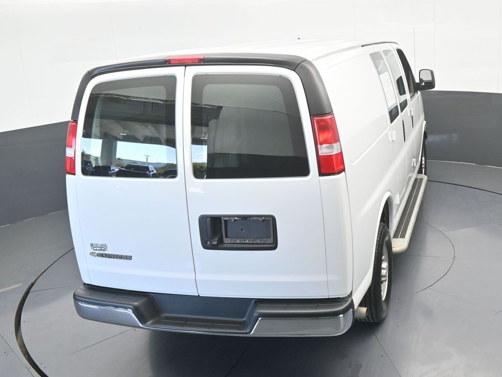 Used 2024 Summit White Chevrolet Work Van image 42