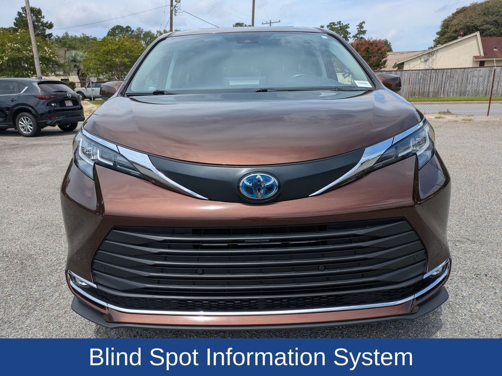 2021 Toyota Sienna XLE