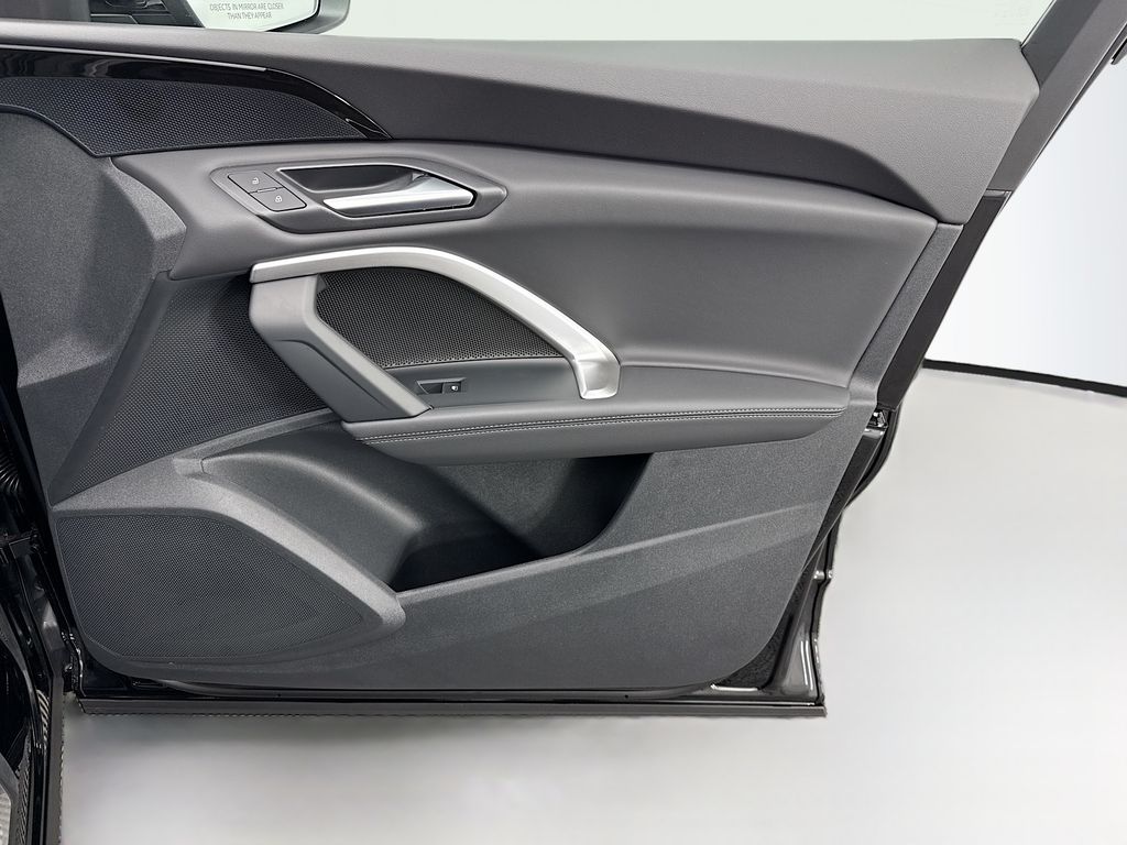 Thumbnail: 2025 Audi Q5 - 24