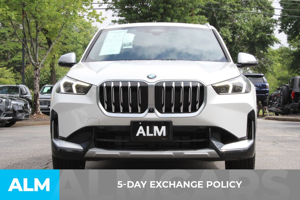 Used 2023 White BMW xDrive28i image 4