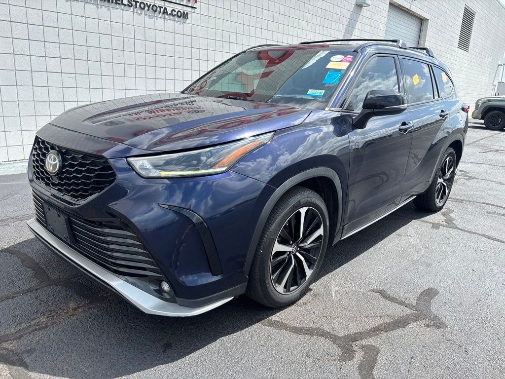  2021 Toyota Highlander XSE FWD   