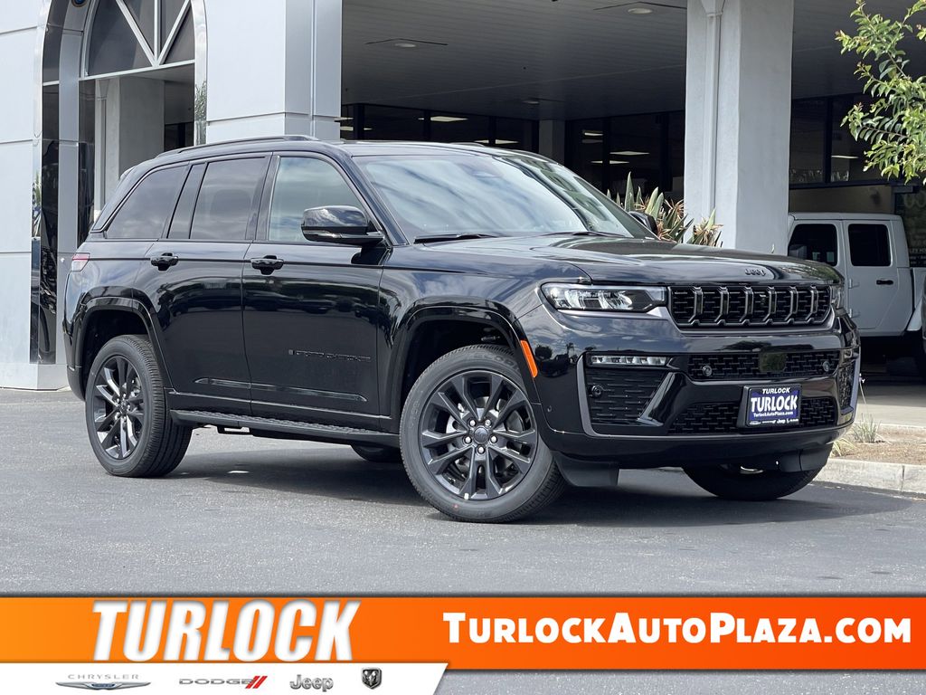 Diamond Black Crystal Pearlcoat 2026 Jeep Grand Cherokee SUV / Crossover Four-Wheel Drive 8-Speed Automatic