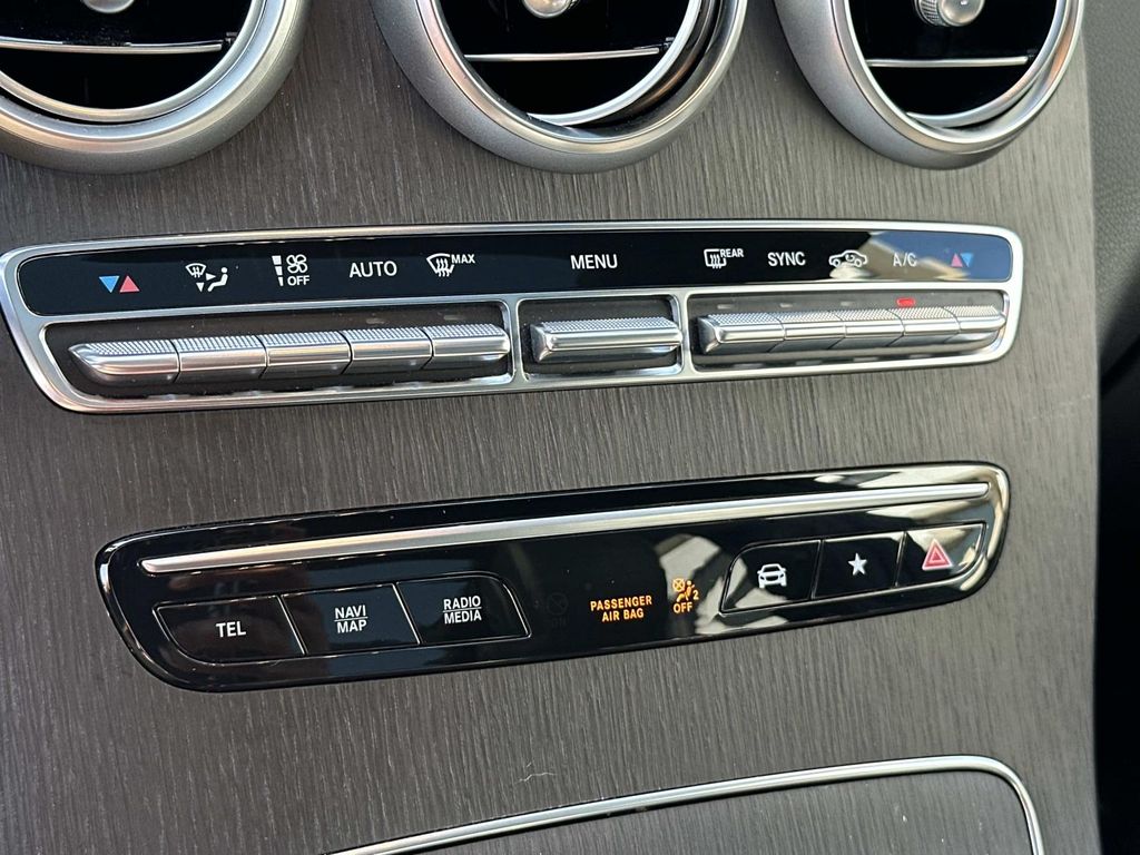Thumbnail: 2022 Mercedes-Benz GLC - 24