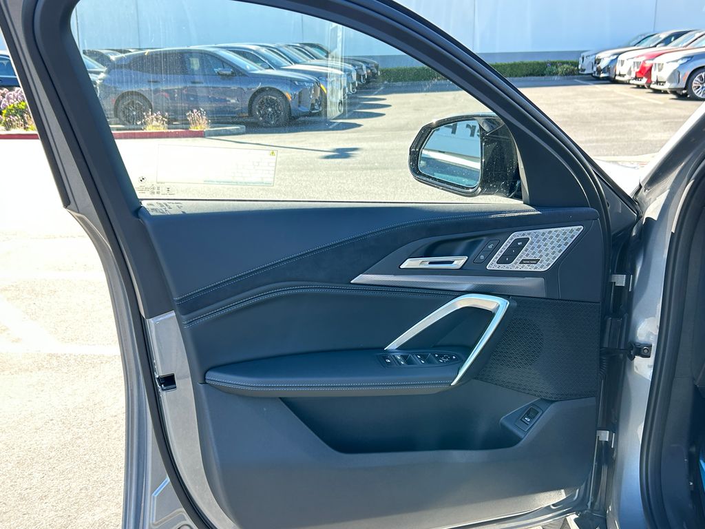 Thumbnail: 2025 BMW X2 - 11