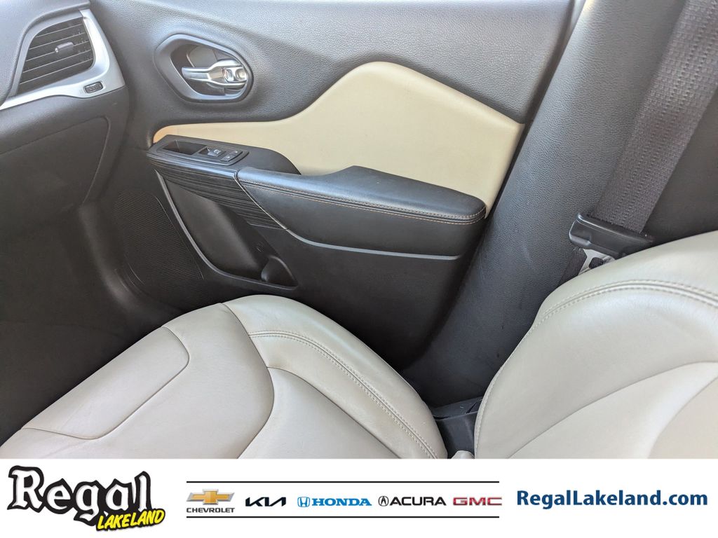 used 2015 Jeep Cherokee car, priced at $8,595