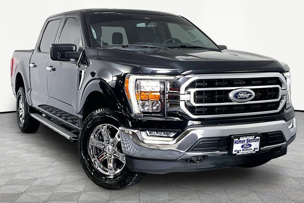 Agate Black Metallic 2022 Ford F-150 XLT SuperCrew 4WD Pickup Truck Four-Wheel Drive Automatic