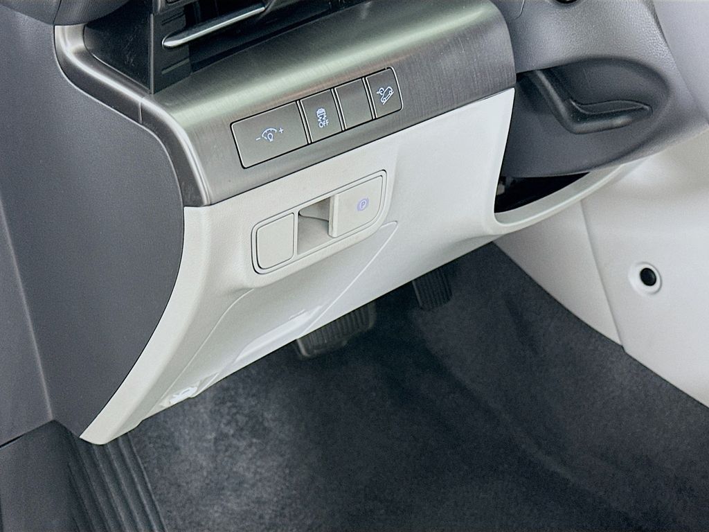 Thumbnail: 2025 Hyundai Kona - 10