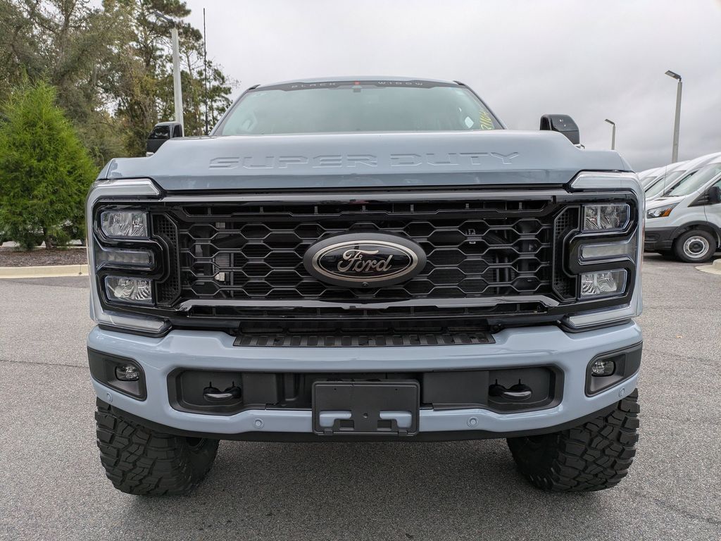 2025 Ford F-250 Black Widow