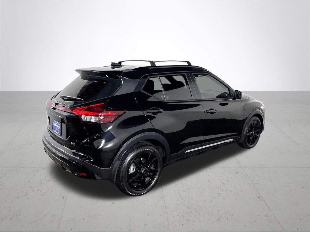 2021 Nissan Kicks SR