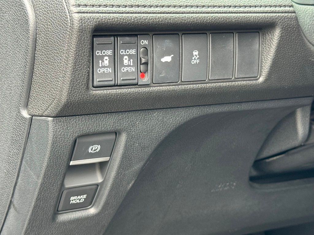 Used 2025 Honda Odyssey Van
