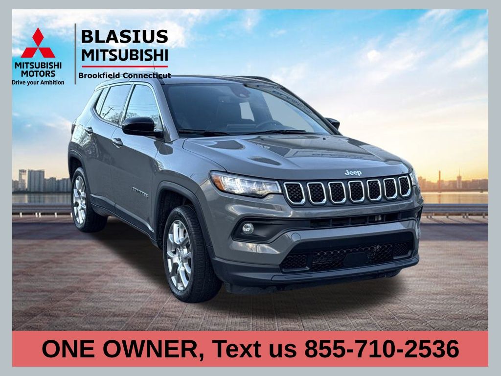 2023 Jeep Compass Latitude Lux 4WD