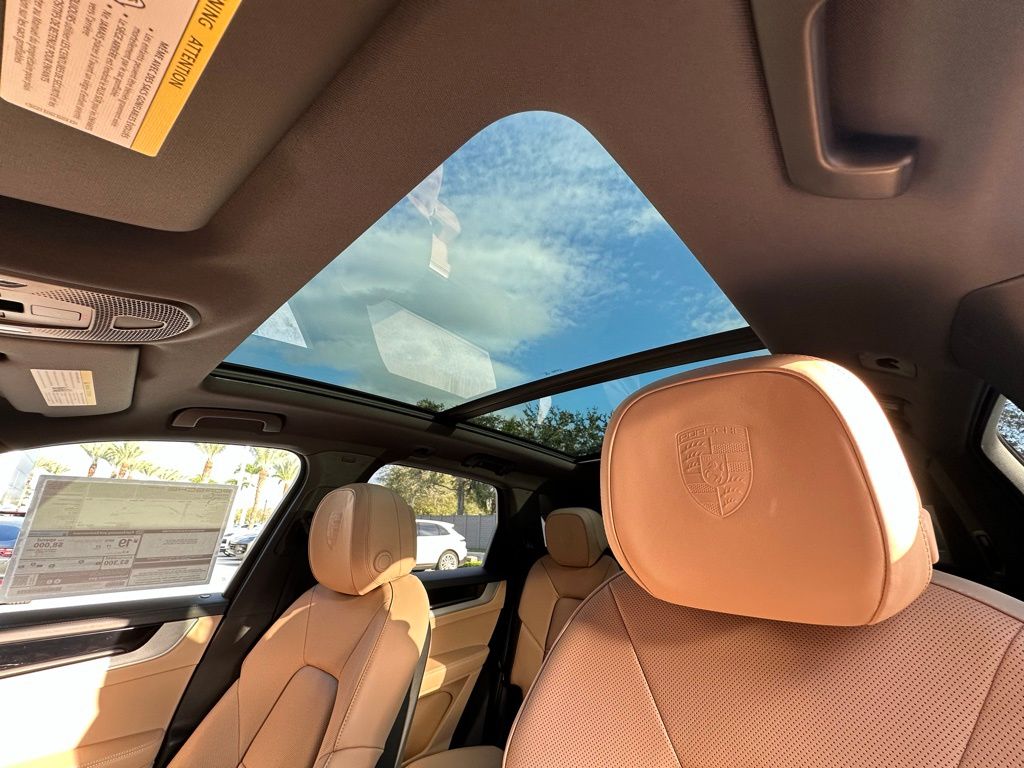 Thumbnail: 2026 Porsche Cayenne - 25