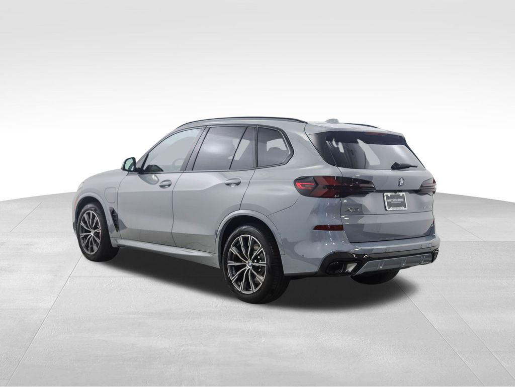 Thumbnail: 2026 BMW X5 - 4