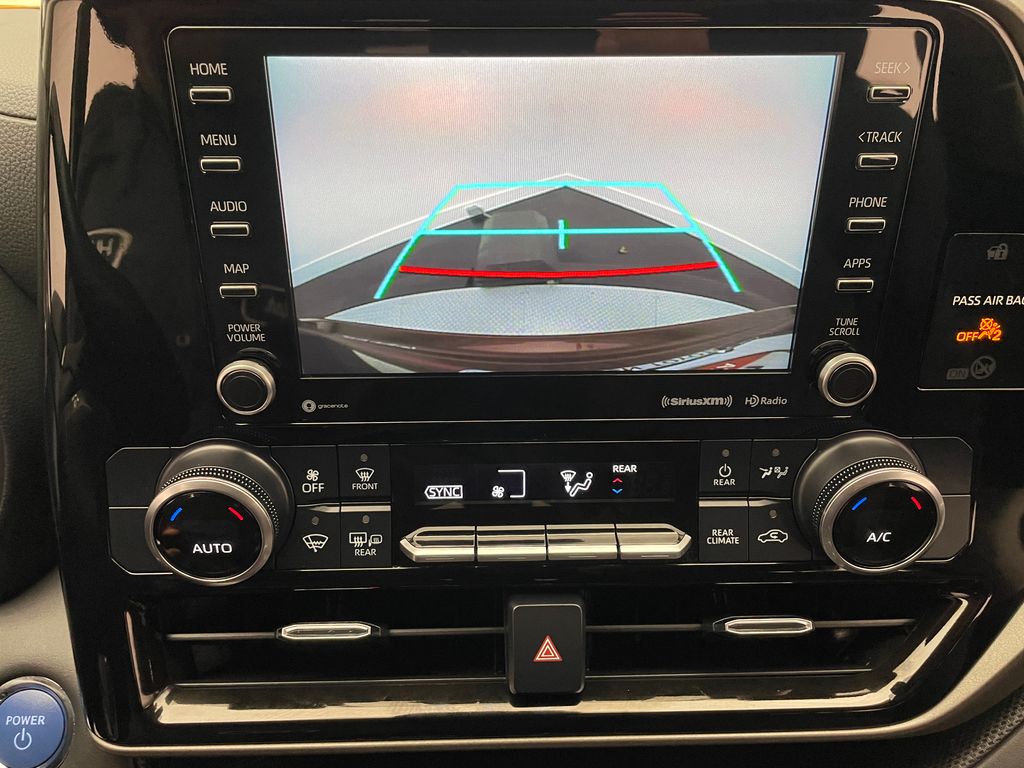 Thumbnail: 2022 Toyota Highlander - 26