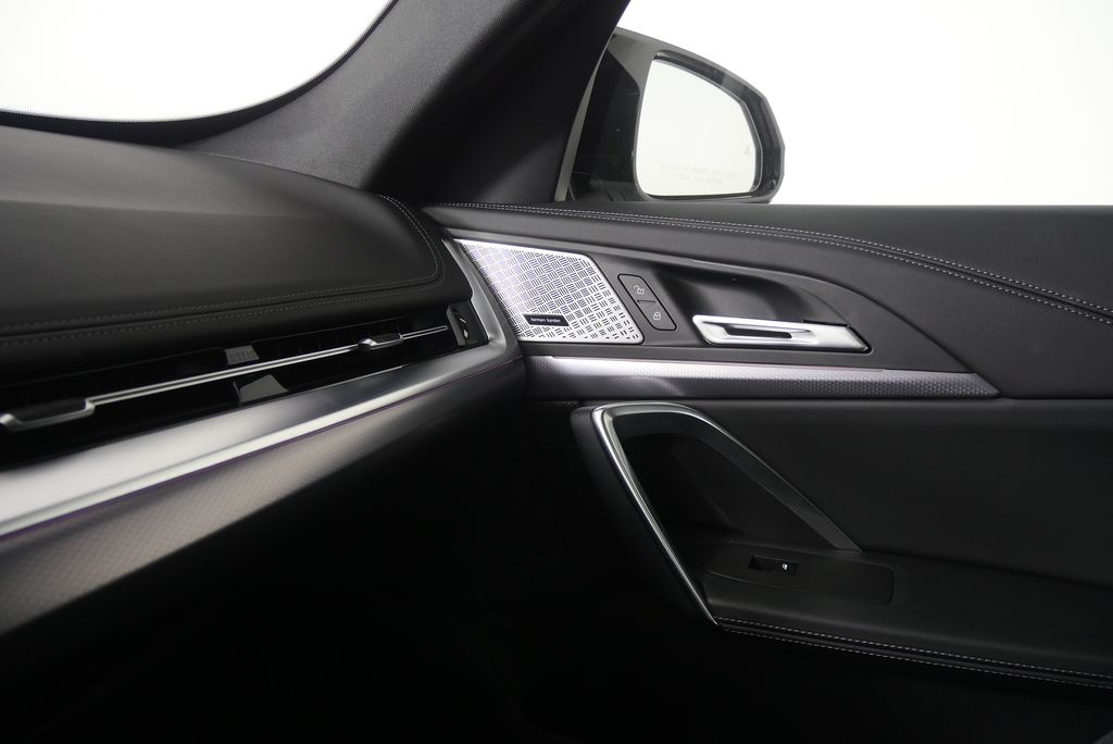 Thumbnail: 2025 BMW X1 - 30