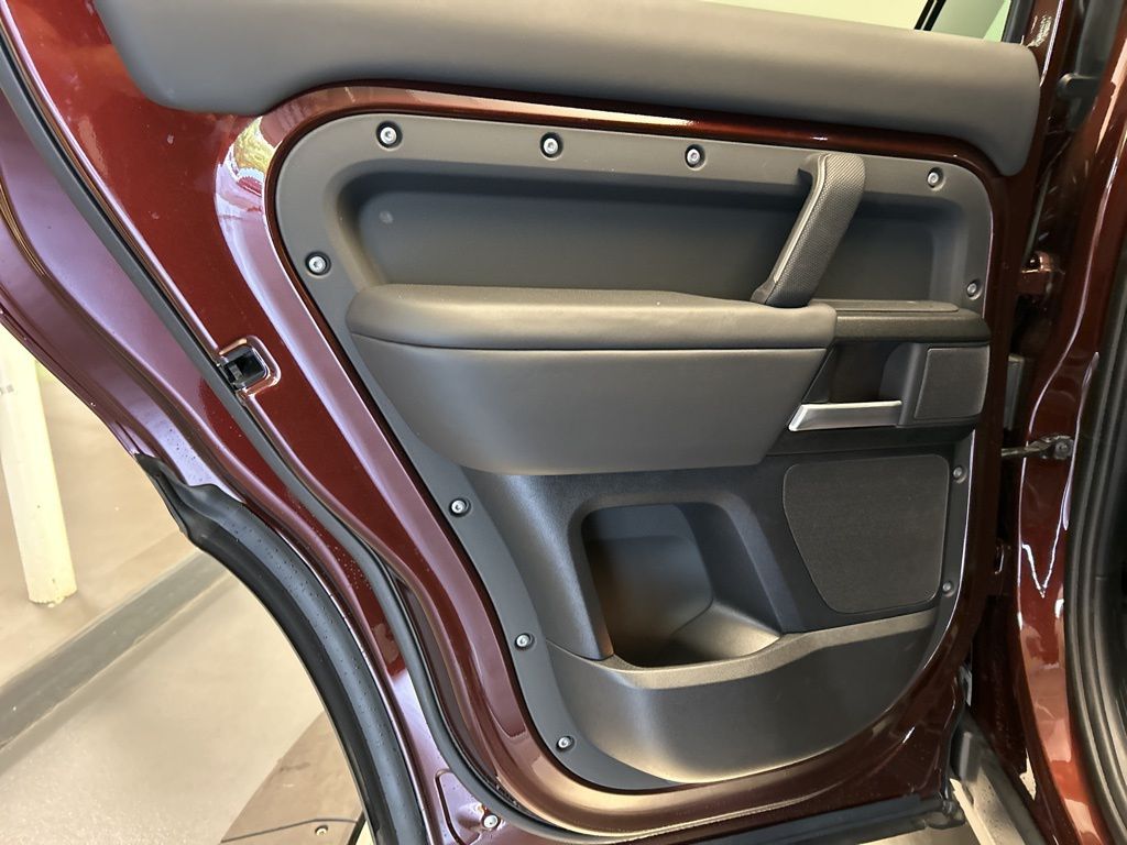 Thumbnail: 2025 Land Rover Defender - 21