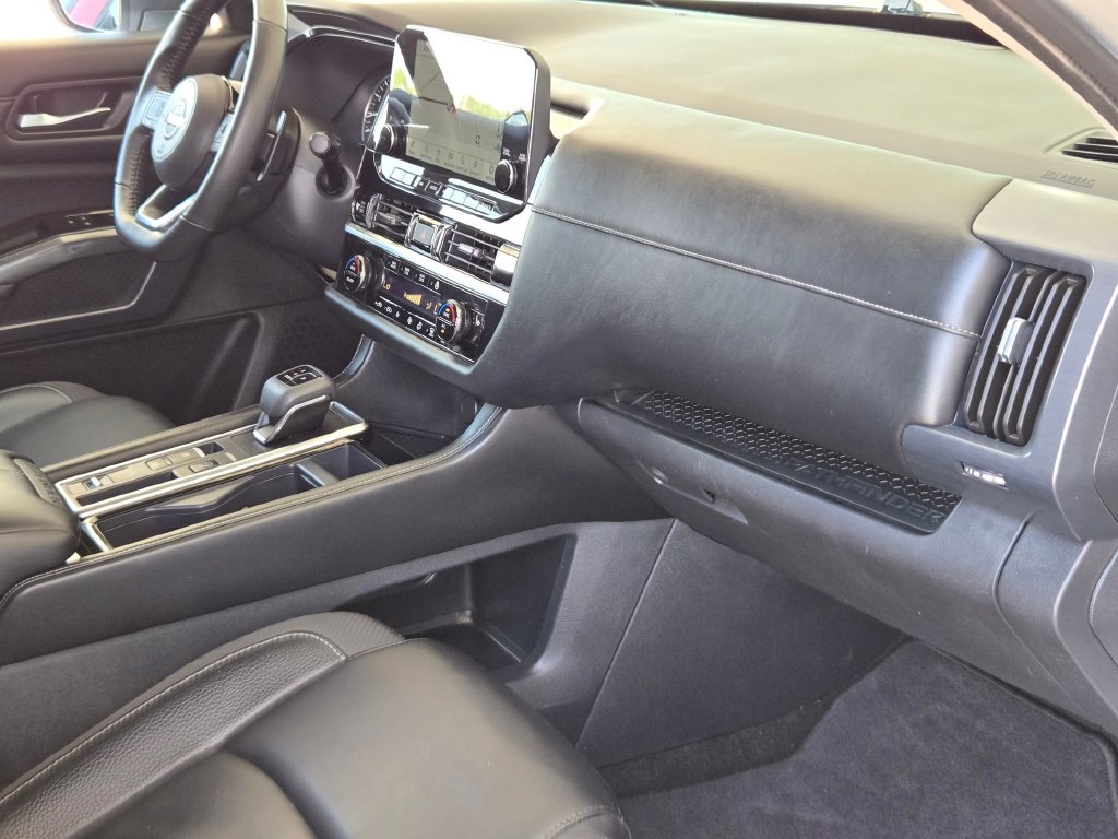 Used 2025 Nissan Pathfinder SUV