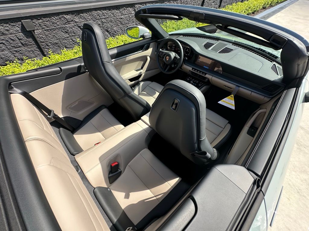 Thumbnail: 2026 Porsche 911 - 16