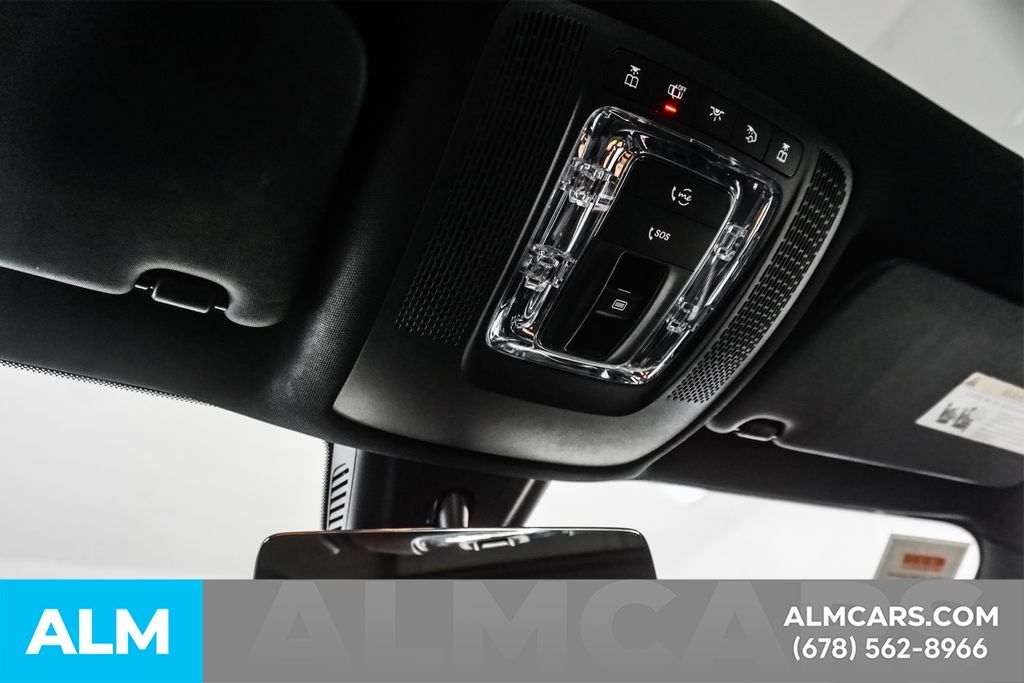 Used 2022 White Mercedes-Benz GLB 250 image 59