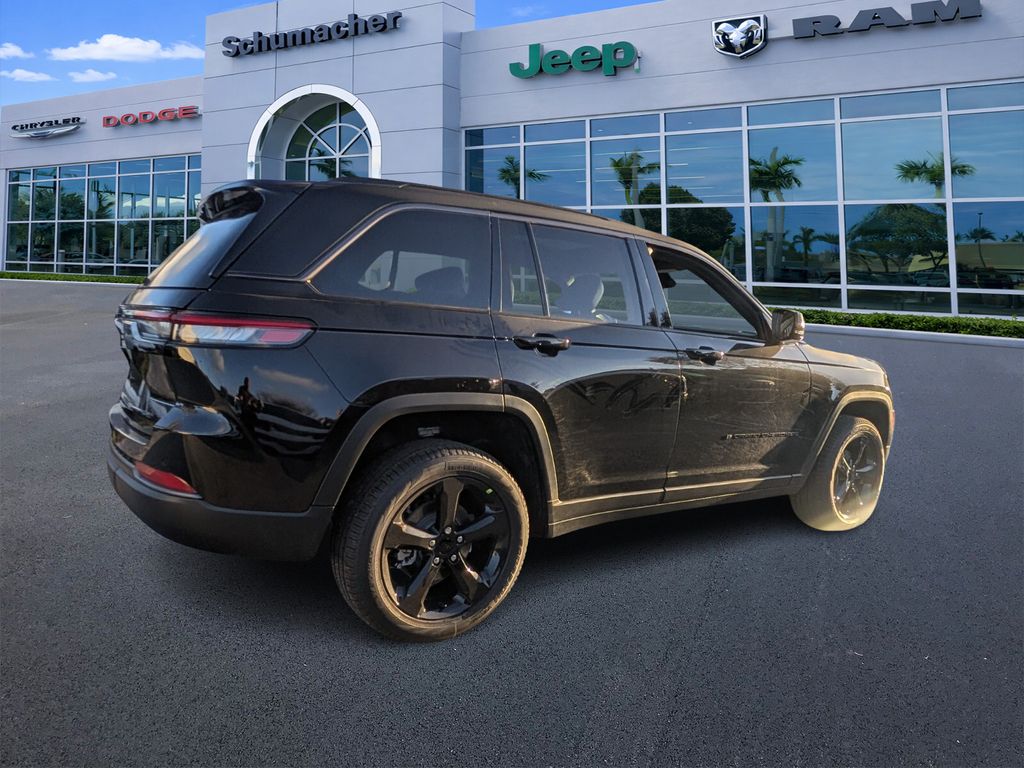 new 2026 Jeep Grand Cherokee car, priced at $46,725