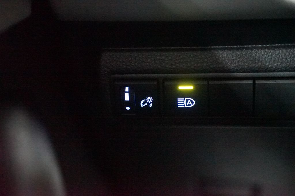 Thumbnail: 2021 Toyota Corolla - 21